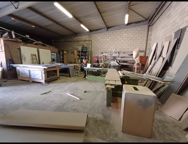 166M² MINI FACTORY TO LET IN KYA SANDS